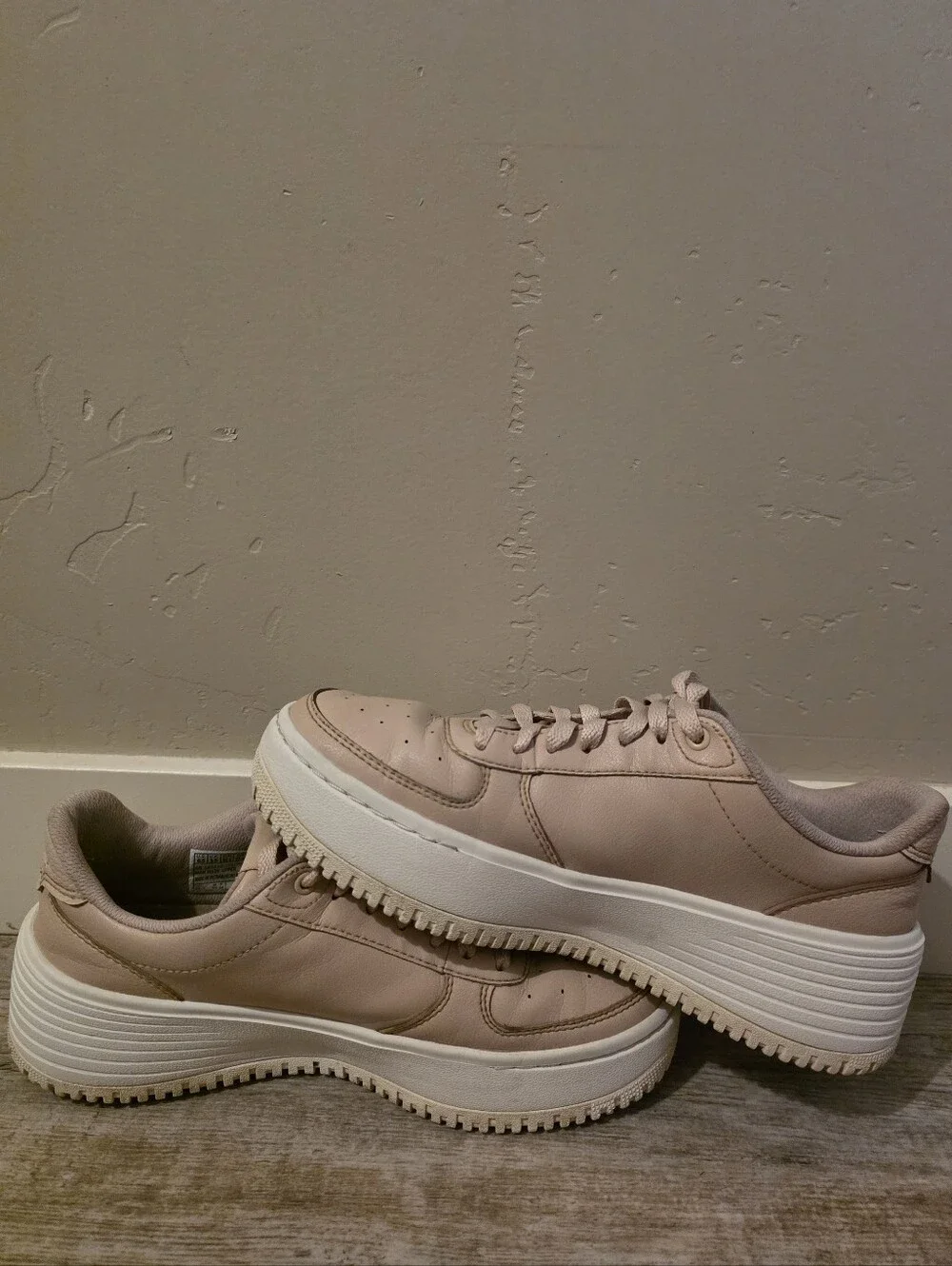 Skechers look all